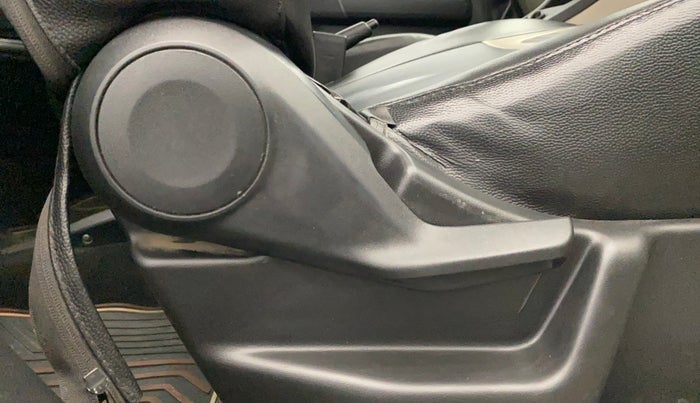 2019 Maruti New Wagon-R LXI CNG (O) 1.0, CNG, Manual, 1,14,531 km, Driver Side Adjustment Panel