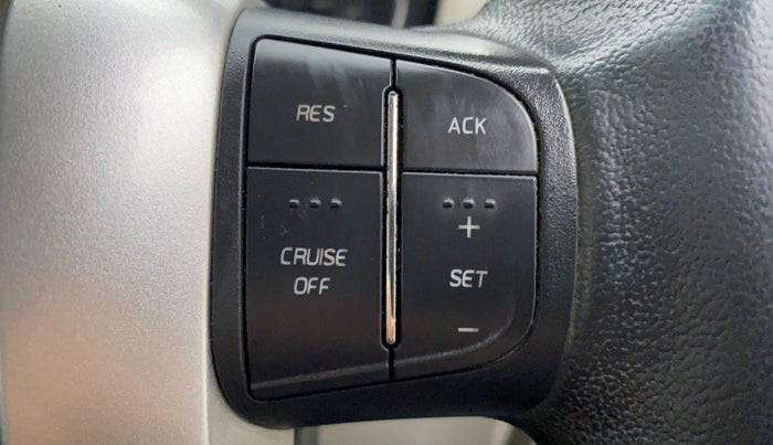 2017 Mahindra Scorpio S11, Diesel, Manual, 36,918 km, Adaptive Cruise Control