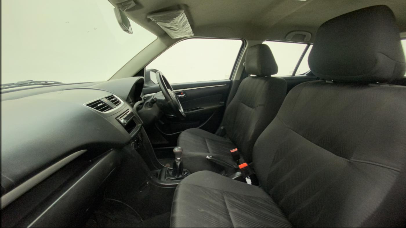 2013 Maruti Swift VXI, Petrol, Manual, 46,822 km, Right Side Front Door Cabin