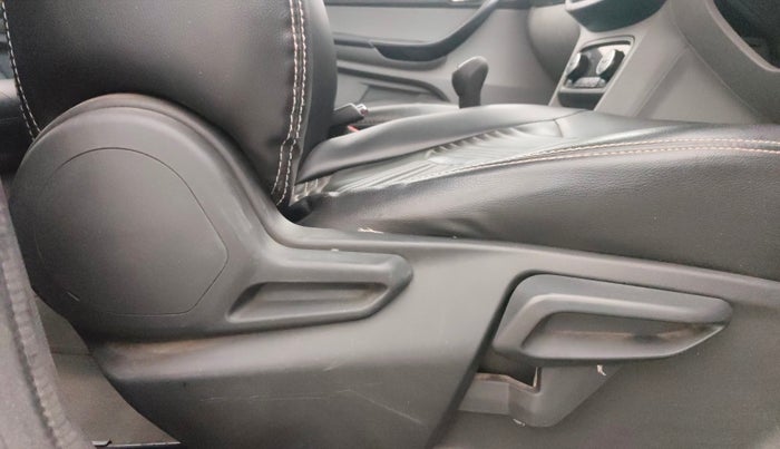 2020 Tata Tiago XZ PLUS PETROL, CNG, Manual, 60,510 km, Driver Side Adjustment Panel