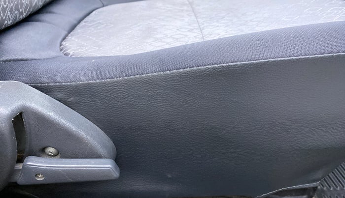 2017 Maruti Alto 800 LXI, Petrol, Manual, 63,712 km, Driver Side Adjustment Panel