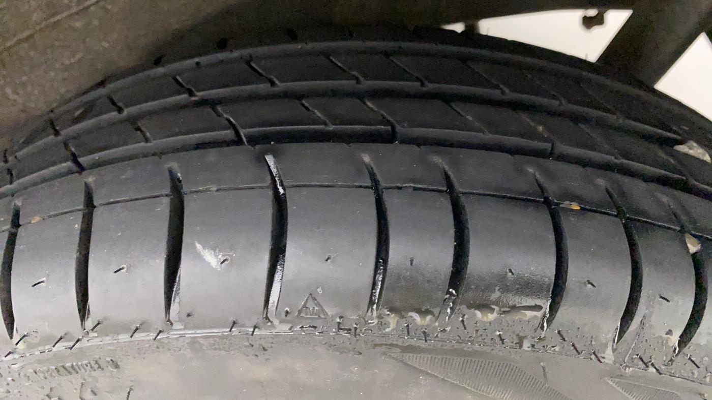 2017 Maruti Wagon R 1.0 VXI AMT, Petrol, Automatic, 34,583 km, Left Rear Tyre Tread