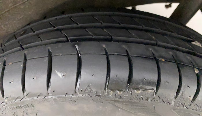 2017 Maruti Wagon R 1.0 VXI AMT, Petrol, Automatic, 34,583 km, Left Rear Tyre Tread