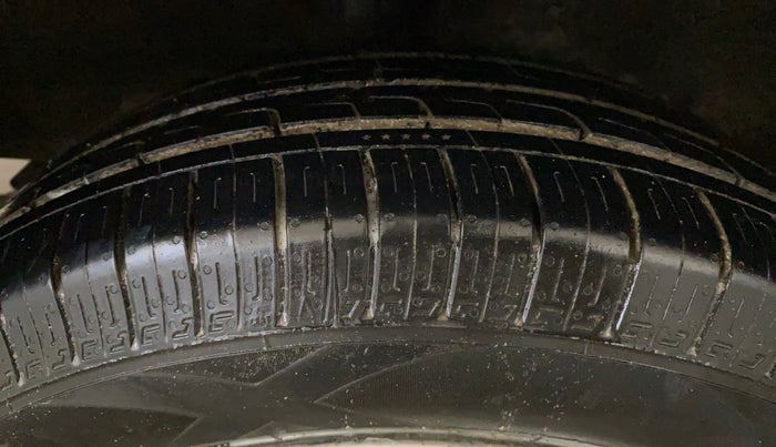 2018 Toyota YARIS V MT, Petrol, Manual, 97,410 km, Right Rear Tyre Tread