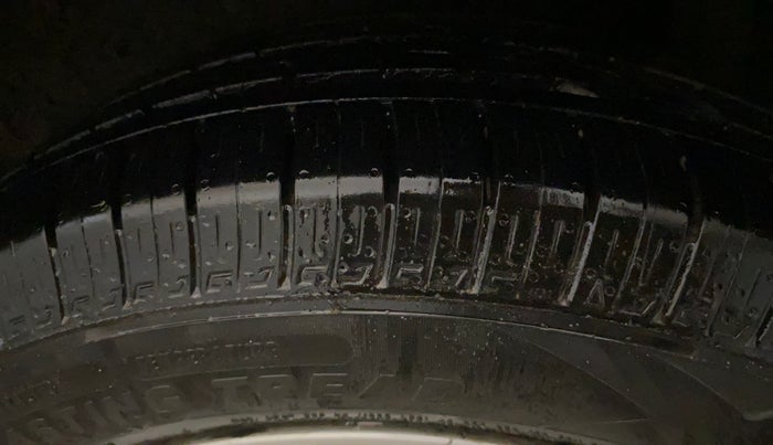 2018 Toyota YARIS V MT, Petrol, Manual, 97,410 km, Left Rear Tyre Tread