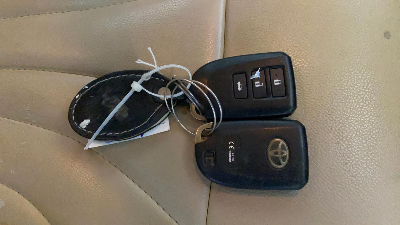 2018 Toyota YARIS V MT, Petrol, Manual, 97,410 km, Key Close Up
