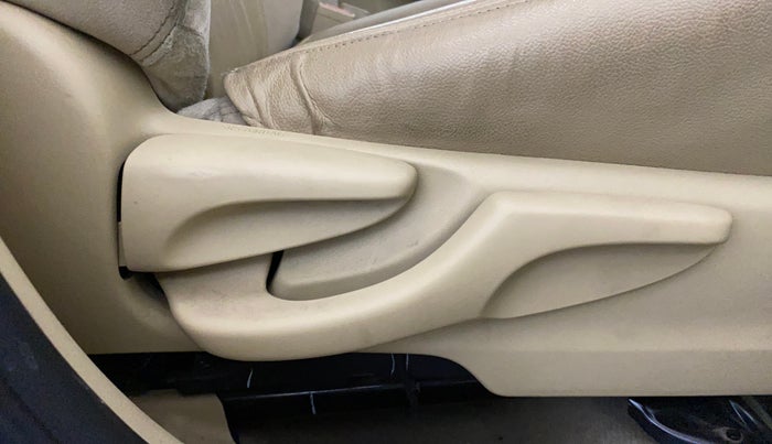 2018 Toyota YARIS V MT, Petrol, Manual, 97,410 km, Driver Side Adjustment Panel