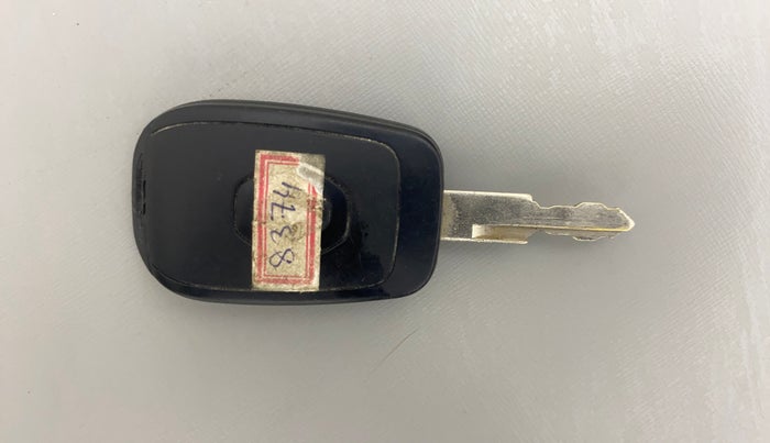 2016 Renault Kwid RXT 1.0 AMT, Petrol, Automatic, 42,049 km, Key Close Up