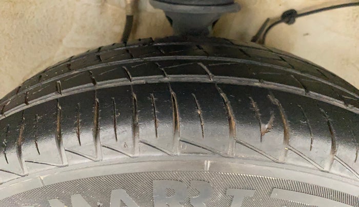 2021 Maruti Alto VXI, Petrol, Manual, 11,556 km, Right Front Tyre Tread