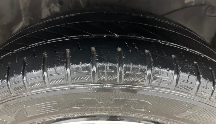 2014 Honda Amaze 1.2L I-VTEC SX, Petrol, Manual, 38,462 km, Right Front Tyre Tread