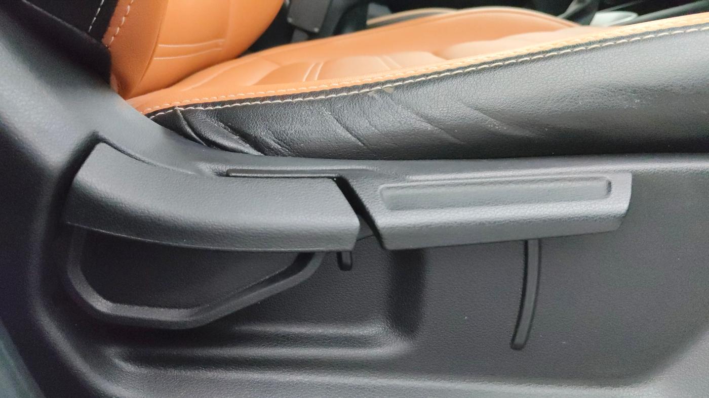 2020 Hyundai VENUE SX PLUS 1.0 TURBO DCT, Petrol, Automatic, 41,336 km, Driver Side Adjustment Panel