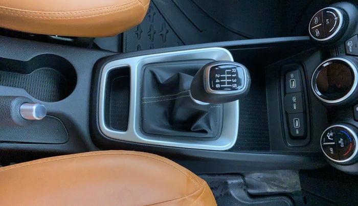 2021 Hyundai VENUE SX 1.0 TURBO IMT, Petrol, Manual, 3,835 km, Gear Lever