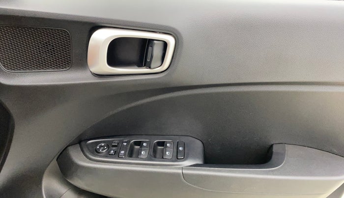 2021 Hyundai VENUE SX 1.0 TURBO IMT, Petrol, Manual, 3,835 km, Driver Side Door Panels Control