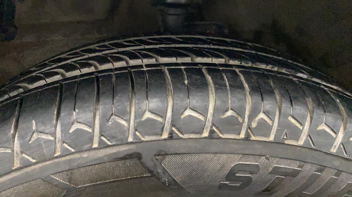 2016 Maruti Celerio ZXI AMT, Petrol, Automatic, 38,774 km, Left Front Tyre Tread