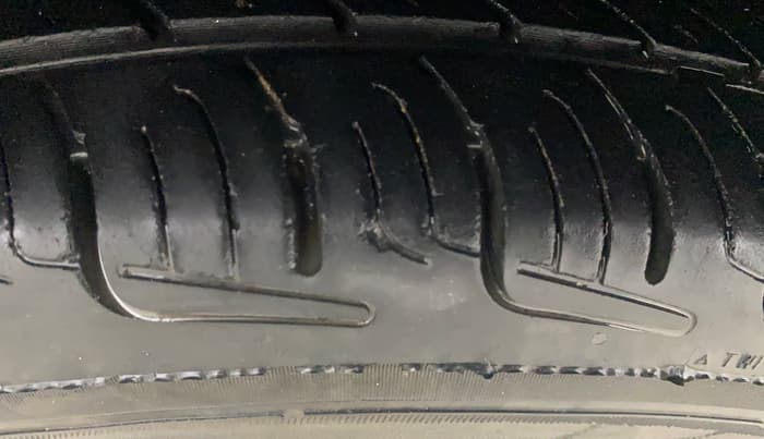 2016 Maruti Alto 800 VXI, Petrol, Manual, 76,954 km, Left Front Tyre Tread