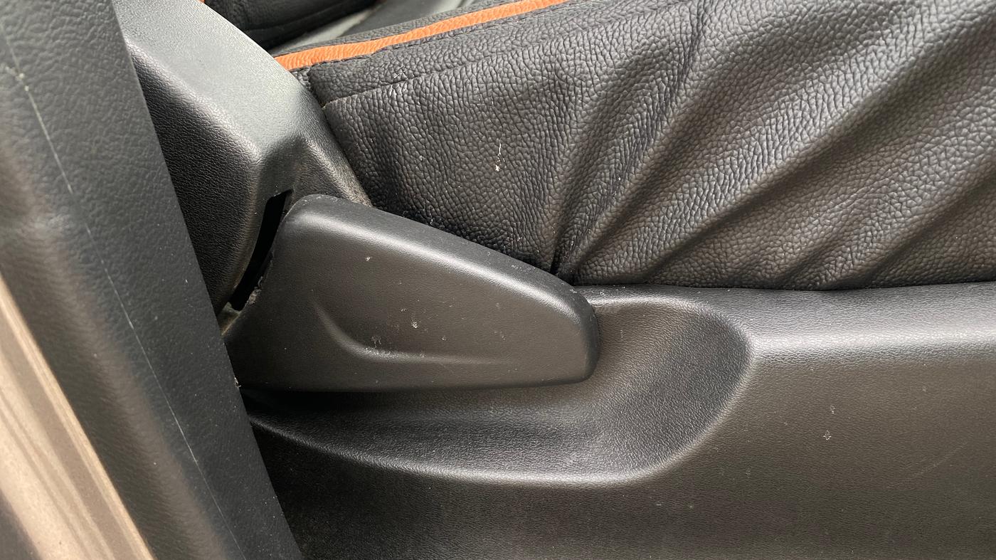2021 Datsun Go T, Petrol, Manual, 29,294 km, Driver Side Adjustment Panel