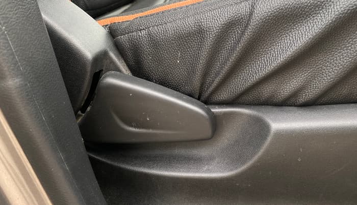 2021 Datsun Go T, Petrol, Manual, 29,294 km, Driver Side Adjustment Panel