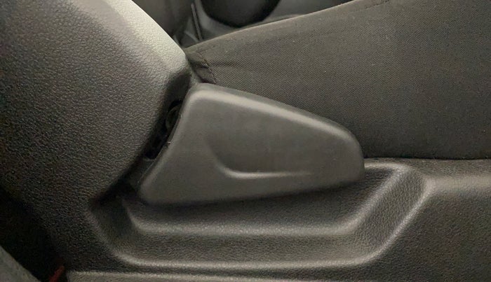 2024 Renault Kwid RXL(O) 1.0L AMT, Petrol, Automatic, 8,573 km, Driver Side Adjustment Panel