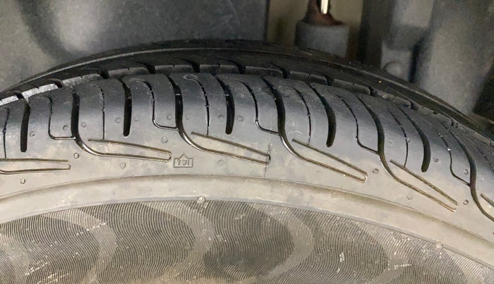 2015 Maruti Swift Dzire VXI, Petrol, Manual, 78,855 km, Left Rear Tyre Tread