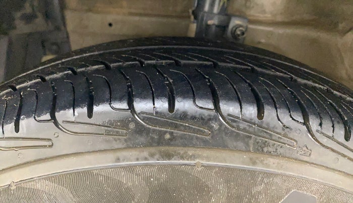 2015 Maruti Swift Dzire VXI, Petrol, Manual, 78,855 km, Left Front Tyre Tread