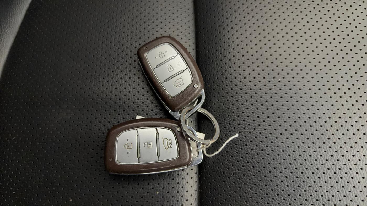 2016 Hyundai Creta SX PLUS 1.6 PETROL, Petrol, Manual, 63,294 km, Key Close Up