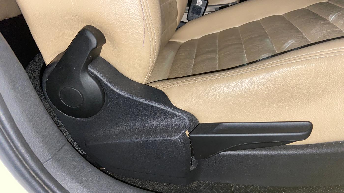 2022 Volkswagen VIRTUS HIGHLINE TSI 1.0 MT, Petrol, Manual, 79,865 km, Driver Side Adjustment Panel