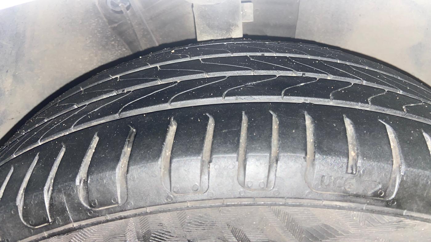2022 Volkswagen VIRTUS HIGHLINE TSI 1.0 MT, Petrol, Manual, 79,865 km, Right Front Tyre Tread
