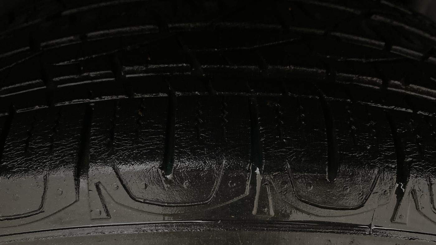 2018 Jeep Compass LIMITED 1.4 PETROL AT, Petrol, Automatic, 37,866 km, Left Rear Tyre Tread