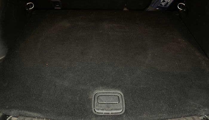 2018 Jeep Compass LIMITED 1.4 PETROL AT, Petrol, Automatic, 37,866 km, Boot Inside