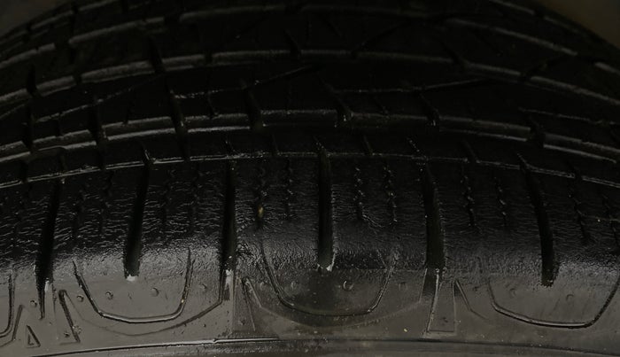 2018 Jeep Compass LIMITED 1.4 PETROL AT, Petrol, Automatic, 37,866 km, Right Rear Tyre Tread