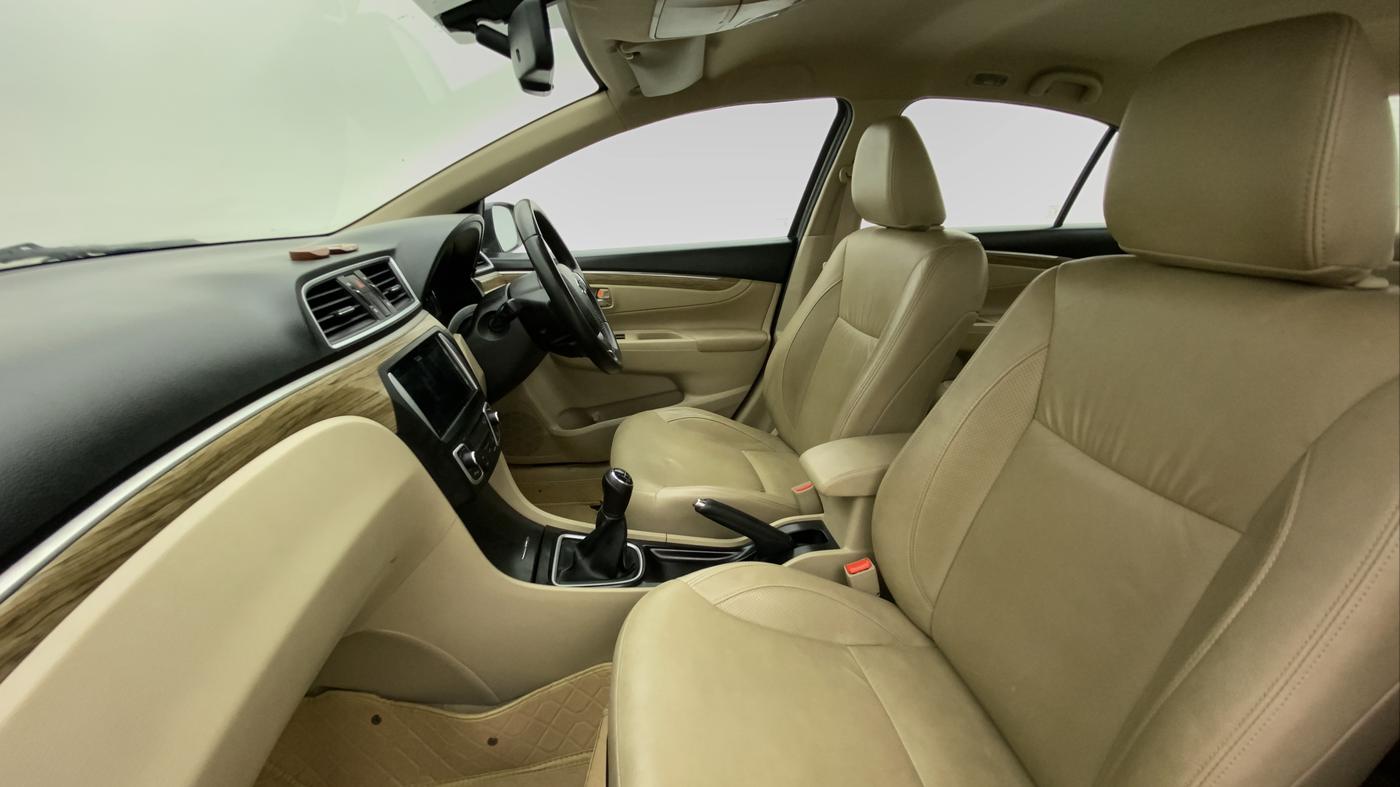 2020 Maruti Ciaz ALPHA 1.5 SHVS PETROL, Petrol, Manual, 27,344 km, Right Side Front Door Cabin