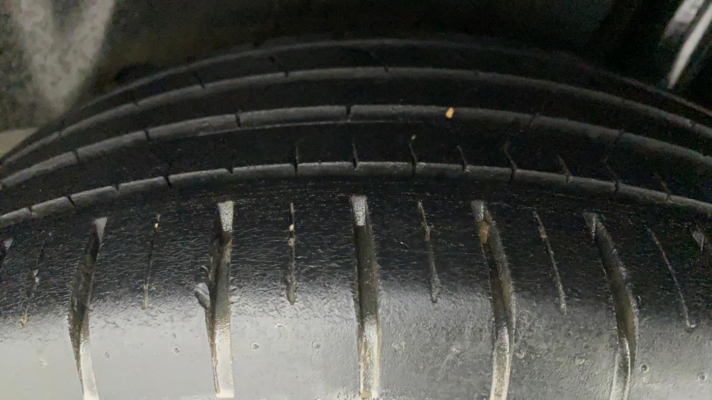 2020 Maruti Ciaz ALPHA 1.5 SHVS PETROL, Petrol, Manual, 27,344 km, Left Rear Tyre Tread