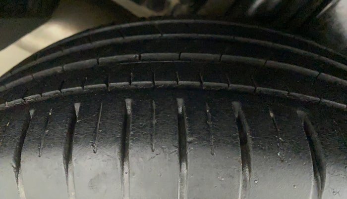 2020 Maruti Ciaz ALPHA 1.5 SHVS PETROL, Petrol, Manual, 27,344 km, Right Rear Tyre Tread