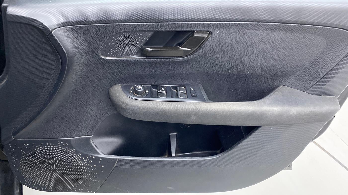 2021 Tata ALTROZ XZ PLUS PETROL DARK EDITION, Petrol, Manual, 30,933 km, Driver Side Door Panels Control