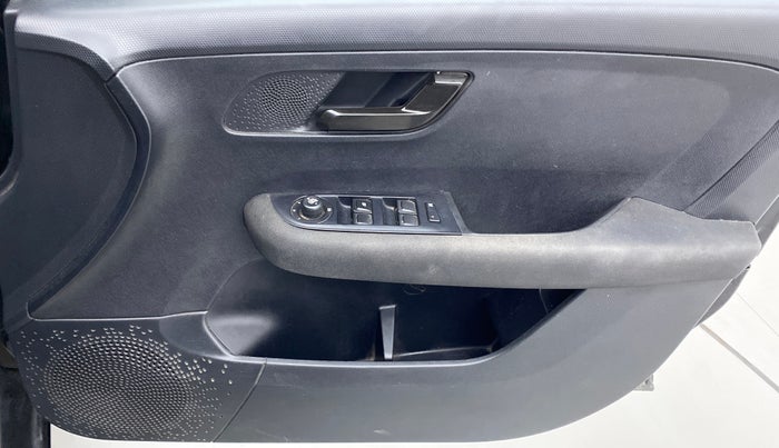 2021 Tata ALTROZ XZ PLUS PETROL DARK EDITION, Petrol, Manual, 30,933 km, Driver Side Door Panels Control
