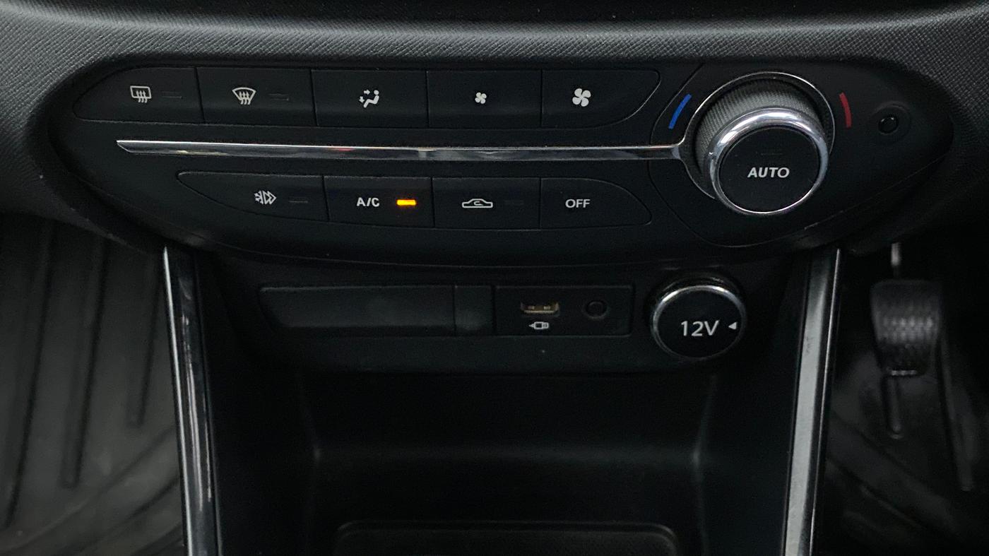 2021 Tata ALTROZ XZ PLUS PETROL DARK EDITION, Petrol, Manual, 30,933 km, Automatic Climate Control