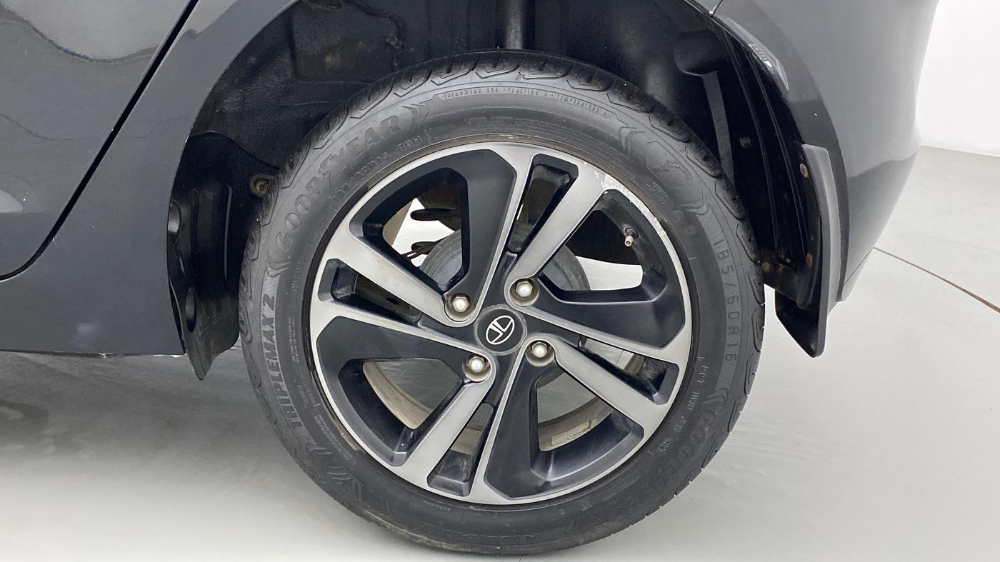 2021 Tata ALTROZ XZ PLUS PETROL DARK EDITION, Petrol, Manual, 30,933 km, Left Rear Wheel