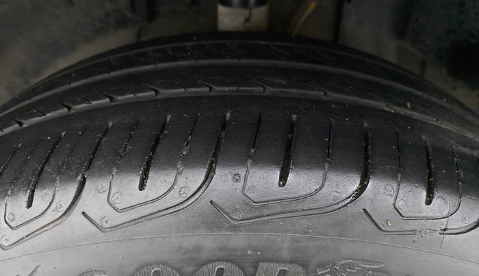 2021 Tata ALTROZ XZ PLUS PETROL DARK EDITION, Petrol, Manual, 30,933 km, Left Front Tyre Tread
