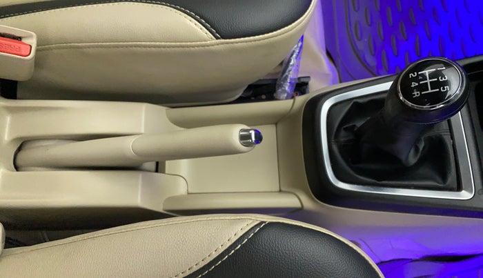 2017 Maruti Dzire VDI, Diesel, Manual, 42,829 km, Gear Lever