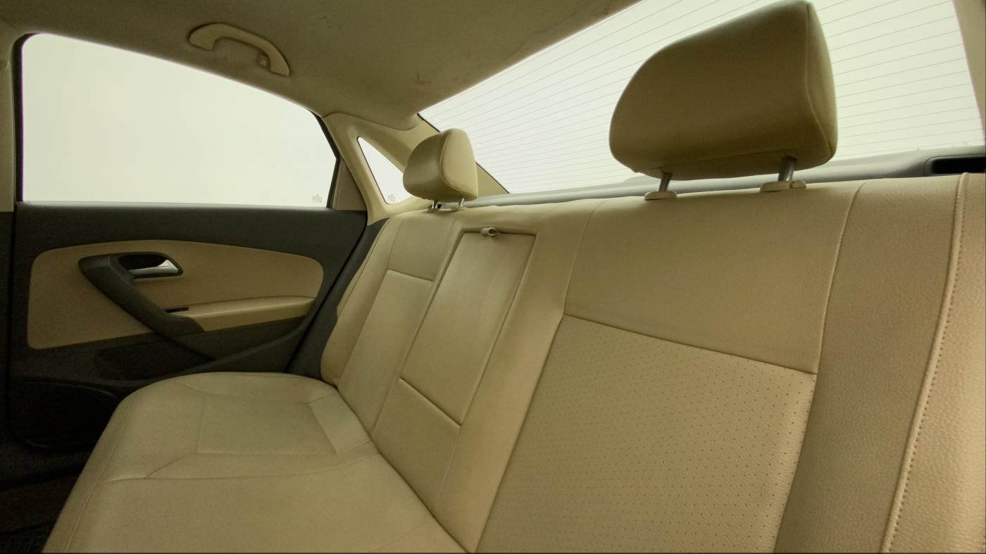 2017 Volkswagen Vento HIGHLINE PLUS 1.2 AT 16 ALLOY, Petrol, Automatic, 95,879 km, Right Side Rear Door Cabin