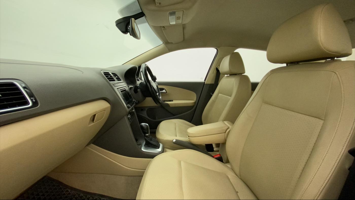 2017 Volkswagen Vento HIGHLINE PLUS 1.2 AT 16 ALLOY, Petrol, Automatic, 95,879 km, Right Side Front Door Cabin