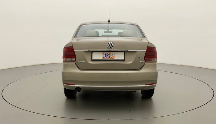 2017 Volkswagen Vento HIGHLINE PLUS 1.2 AT 16 ALLOY, Petrol, Automatic, 95,879 km, Back/Rear