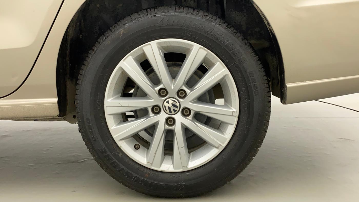 2017 Volkswagen Vento HIGHLINE PLUS 1.2 AT 16 ALLOY, Petrol, Automatic, 95,879 km, Left Rear Wheel