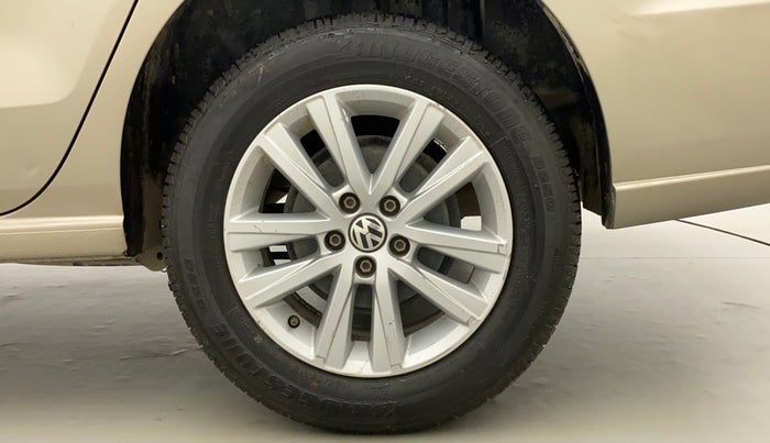 2017 Volkswagen Vento HIGHLINE PLUS 1.2 AT 16 ALLOY, Petrol, Automatic, 95,879 km, Left Rear Wheel