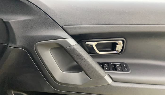 2020 Tata Harrier XZA PLUS 2.0L, Diesel, Automatic, 44,628 km, Driver Side Door Panels Control