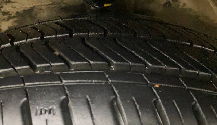 2018 Maruti Wagon R 1.0 VXI, Petrol, Manual, 91,526 km, Left Front Tyre Tread