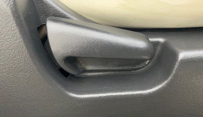 2018 Maruti Wagon R 1.0 VXI, Petrol, Manual, 91,526 km, Driver Side Adjustment Panel