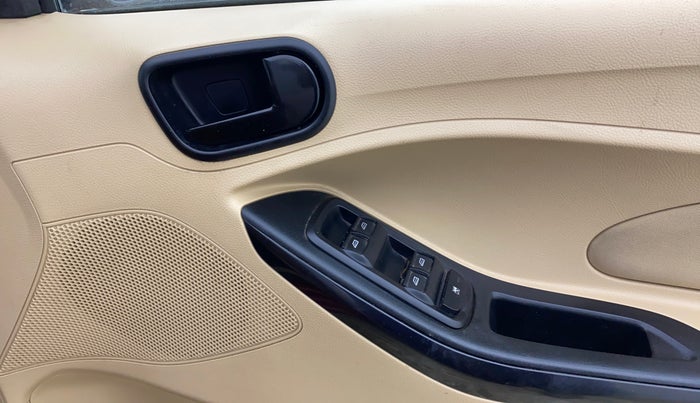 2018 Ford Figo Aspire TITANIUM 1.2 PETROL, CNG, Manual, 52,950 km, Driver Side Door Panels Control