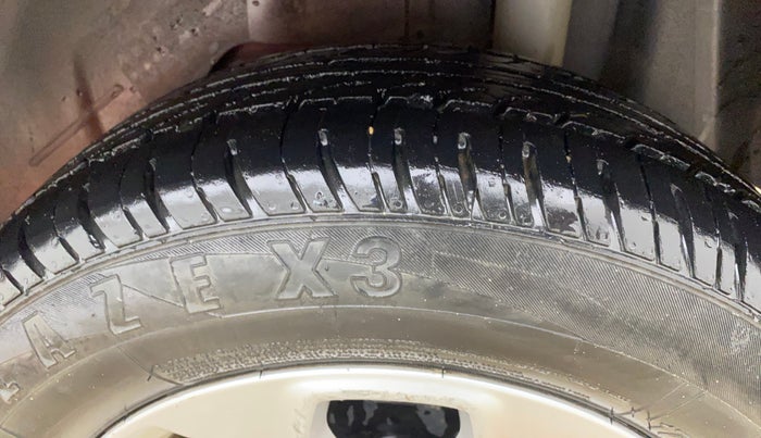 2018 Ford Figo Aspire TITANIUM 1.2 PETROL, CNG, Manual, 52,950 km, Left Rear Tyre Tread