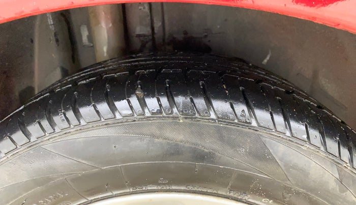 2018 Ford Figo Aspire TITANIUM 1.2 PETROL, CNG, Manual, 52,950 km, Right Rear Tyre Tread